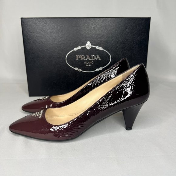 PRADA Circa 2008 DONNA KITTEN HEEL SZ 35 PATENT left toebox/ - Picture 2 of 8